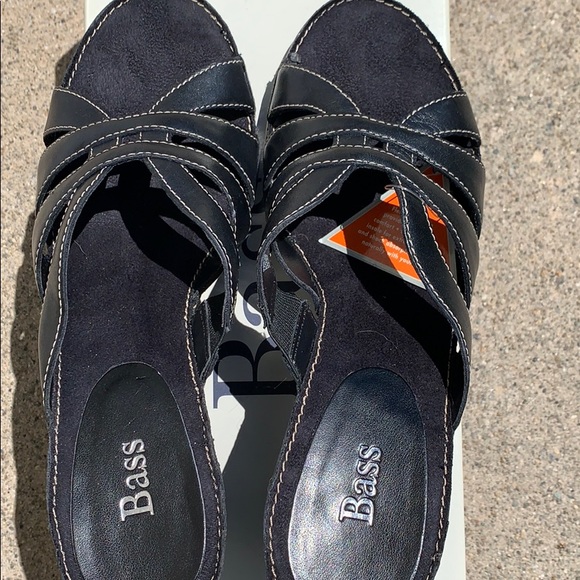 Bass heels size 8M - Picture 5 of 7